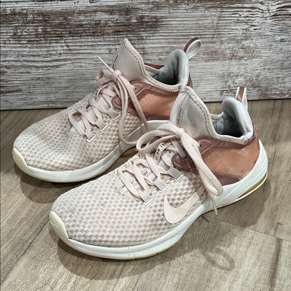 Nike Air Max Bella TR 2 running shoes